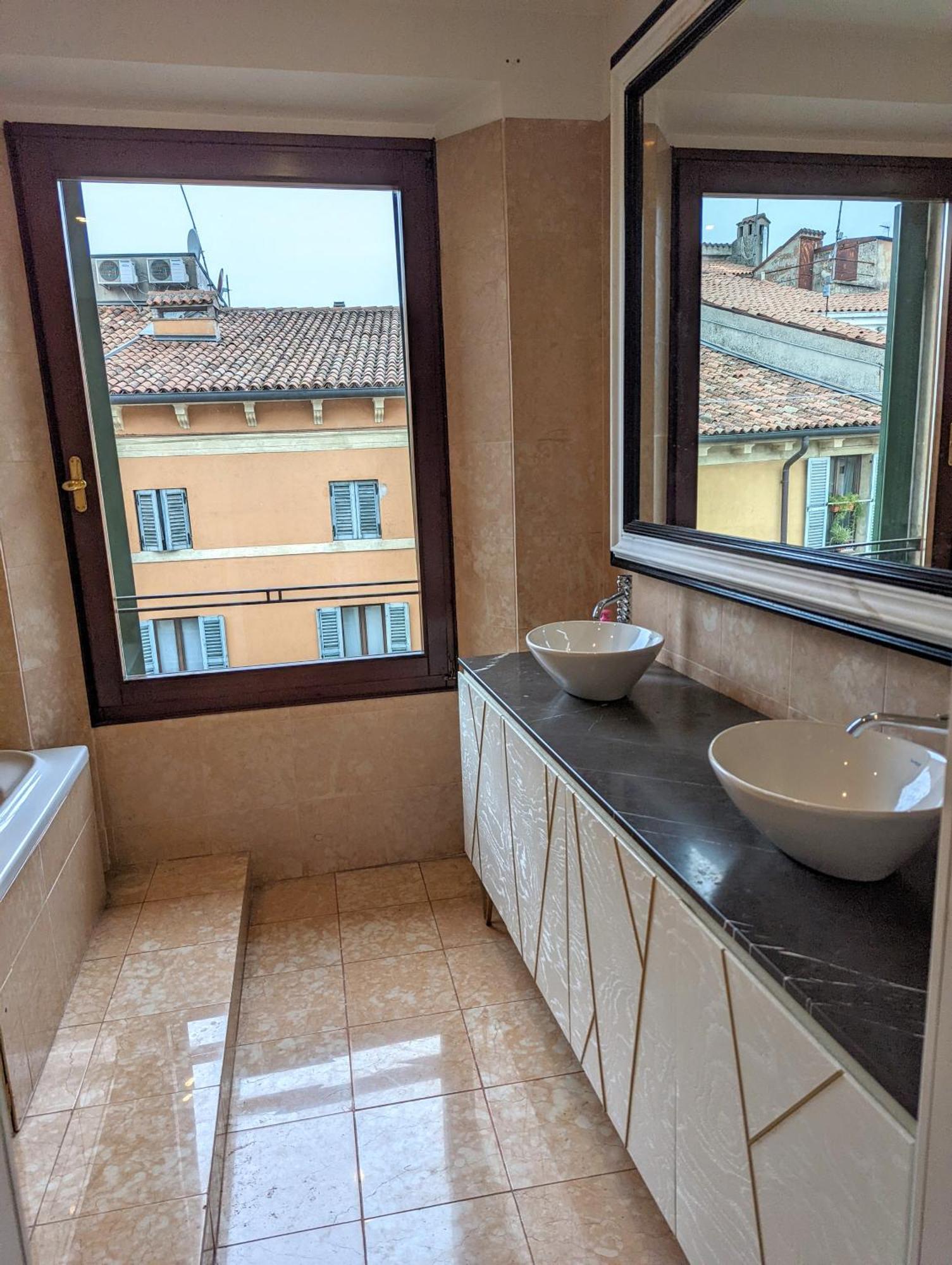Enchanting Verona Bagian luar foto